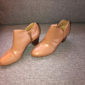 Jack Rogers scalloped booties